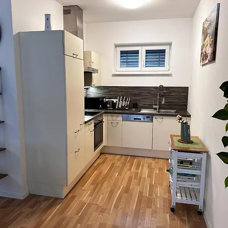 Sorinas - Comfortable Near Graz - Free Parking Apartamento Berndorf (Graz)